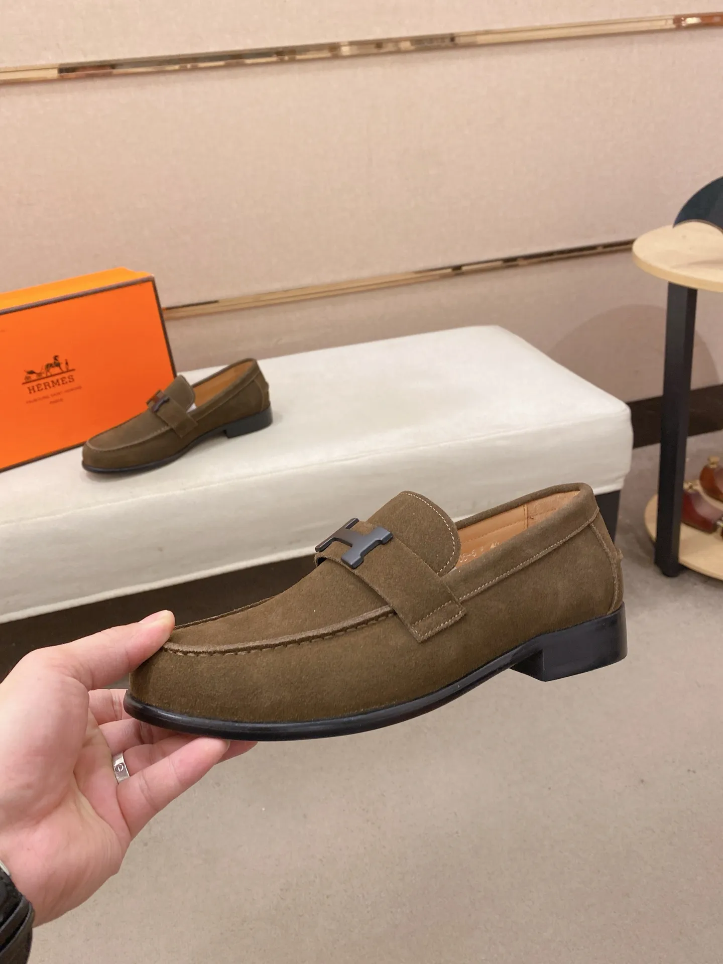 Men's shoes💰: 620💰[HERMES/Hermes]⚠️Top craftsmanship-fashionable business casual style! Pure and high quality can be compared at 1:1! Fabric: Original full-grain cowhide/Lining: Cowhide lining! The texture and comfort have been improved to another level! Rubber anti-slip bottom! Yardage: 39-44. Can be customized for 38.45.